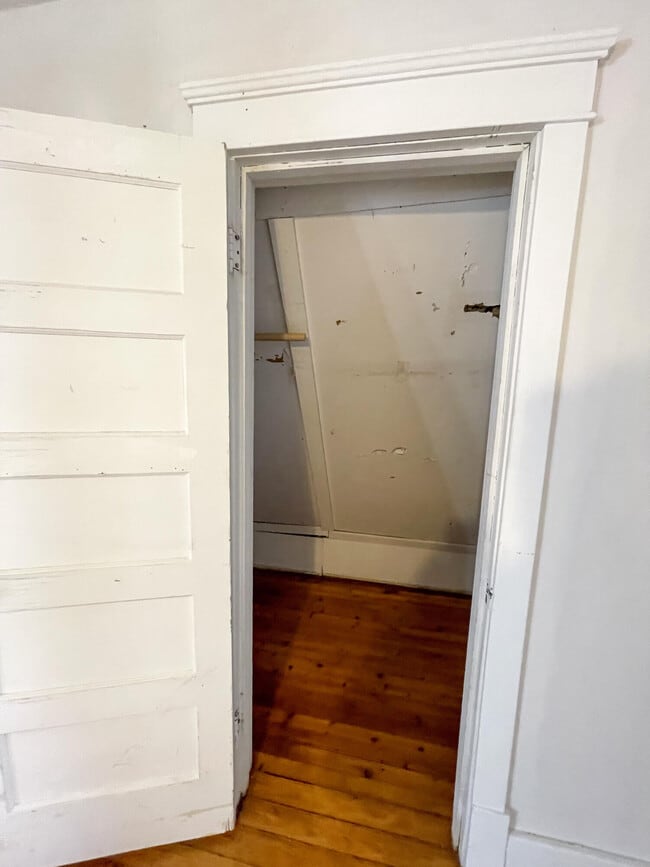 Building Photo - 21 Anderson Ave