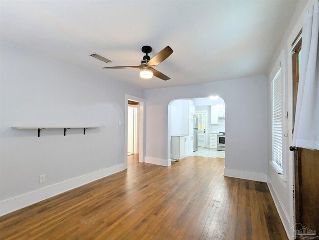 Building Photo - 1124 E Bobe St
