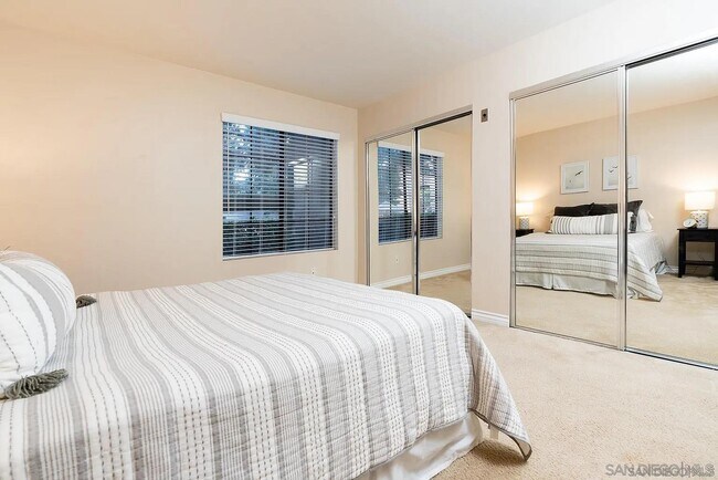 Building Photo - 12007 Alta Carmel Ct