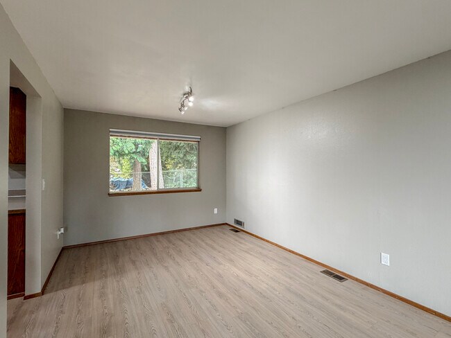 Building Photo - 3212 109th St SE