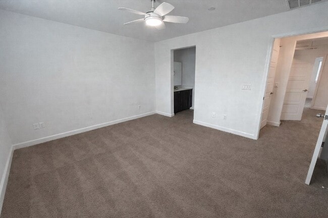 Building Photo - 3447 Grecian Queen Ave