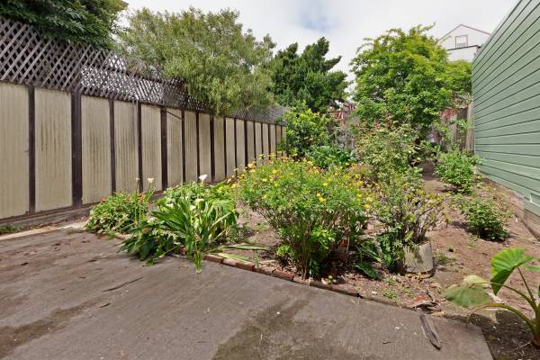 Building Photo - Beautiful rehabbed Mid-Century single family home