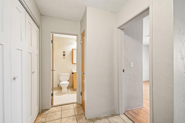 Building Photo - 2525 3rd Ave S