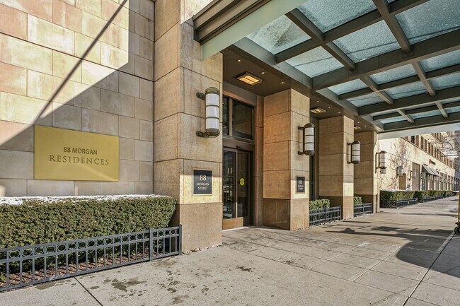 Building Photo - 88 Morgan St
