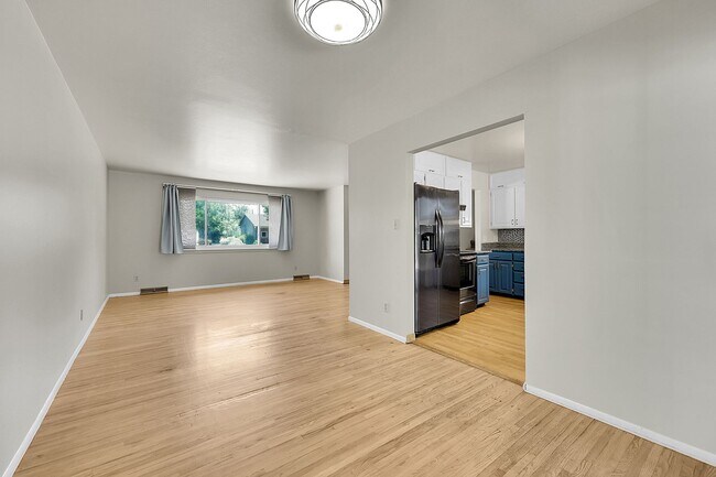 Building Photo - 4220 Edwinstowe Ave