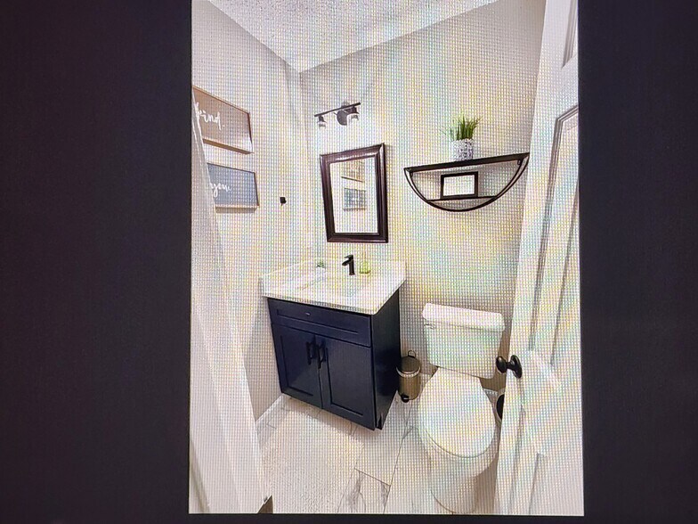 Building Photo - 4112 Bowers Pointe Dr SW