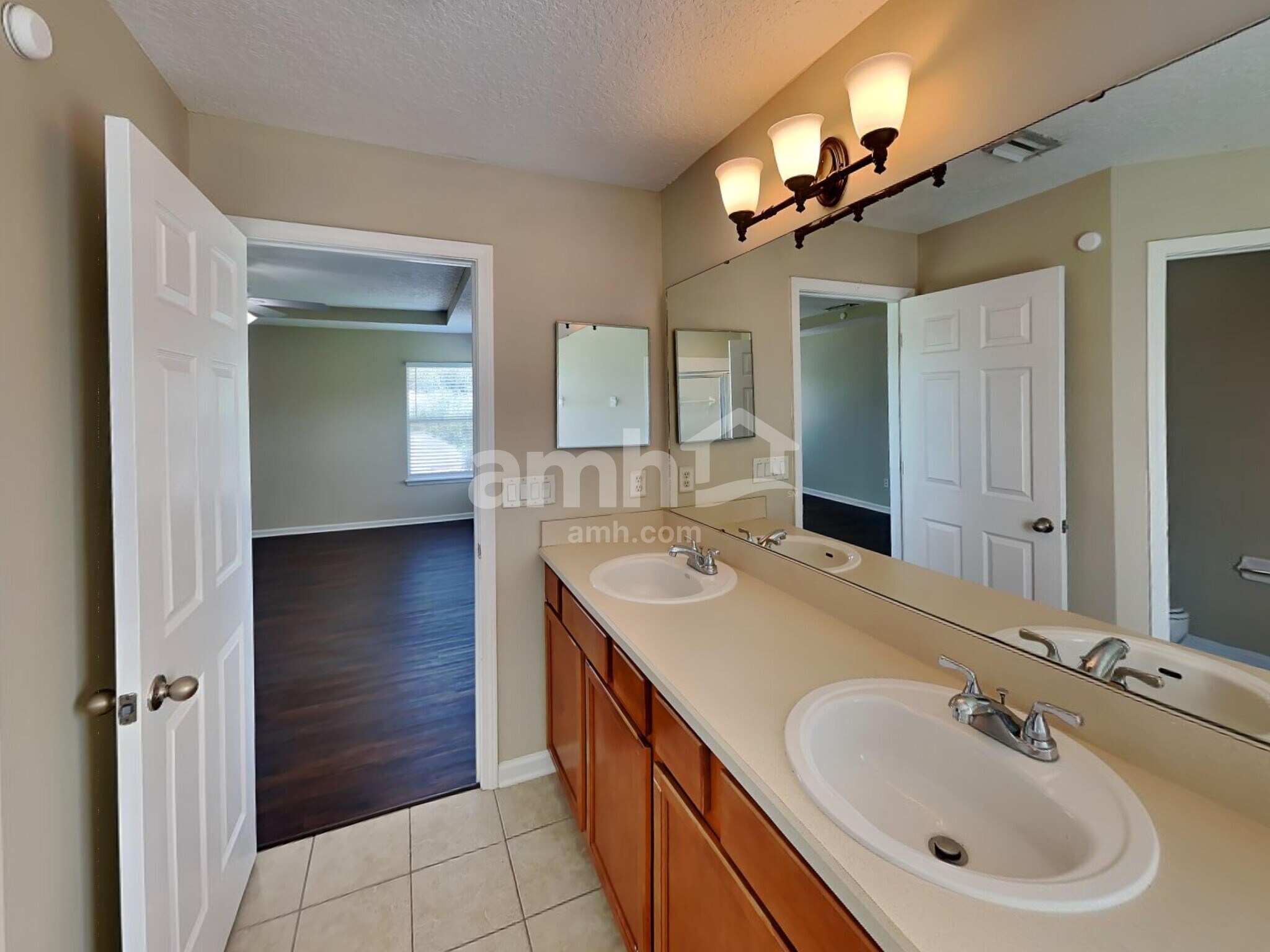 Building Photo - 5198 Armsgate Ct