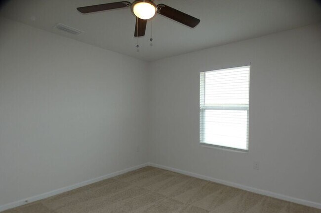 Building Photo - 5970 Smarty Jones Wy