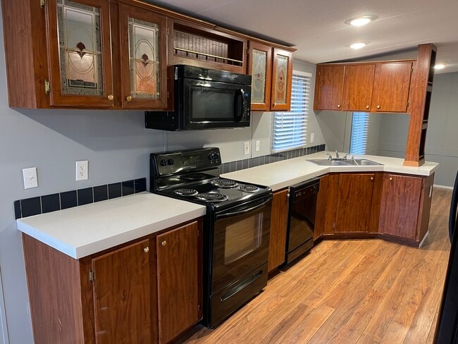 Building Photo - 310 Co Rd 109