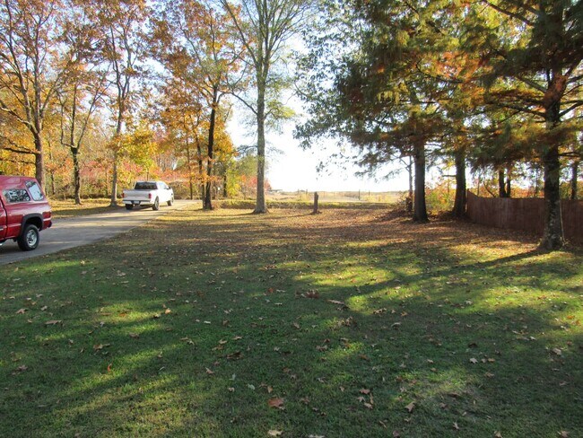 Building Photo - Contact Peggy 501 676 1758