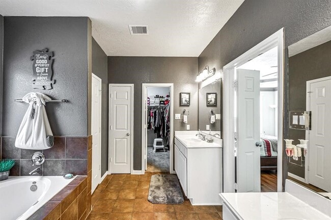 Building Photo - 21023 Tranquil Shores Drive