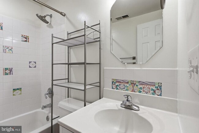 Building Photo - 9504 Dunbrook Ct