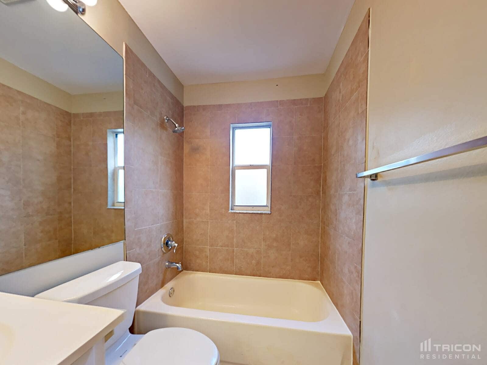Building Photo - 1028 Hardwood Dr