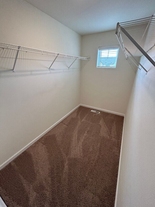 Building Photo - 2338 NW Yohn Ranch Dr