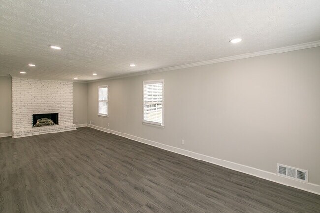 Building Photo - 4143 Meadow Way