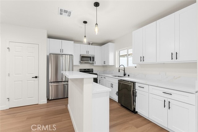 Building Photo - 902 S Hert St