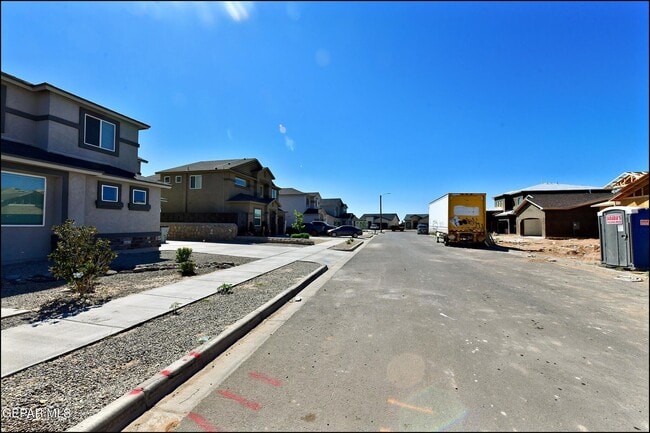 Building Photo - 10716 Drew Pearson Dr