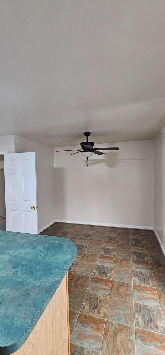 Building Photo - 9 E Calabash Ct