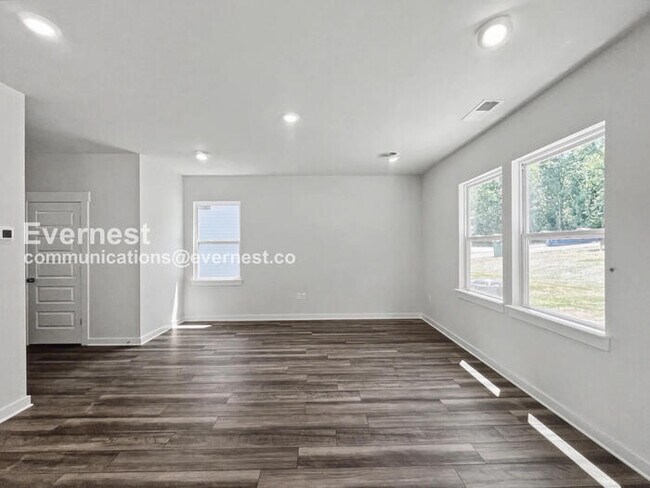 Building Photo - 2284 Robert Gwynne Dr