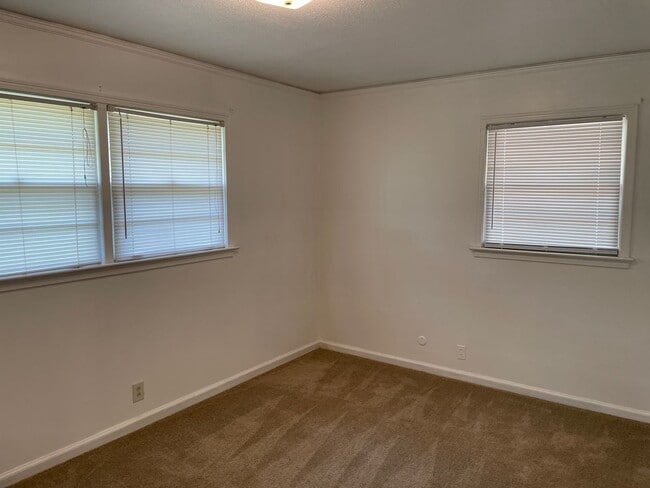 Building Photo - 688 Joryne Dr