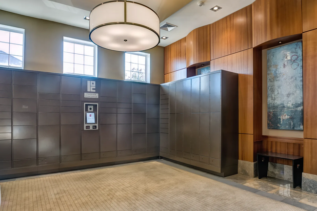 Building Photo - 302 Constitution Ave