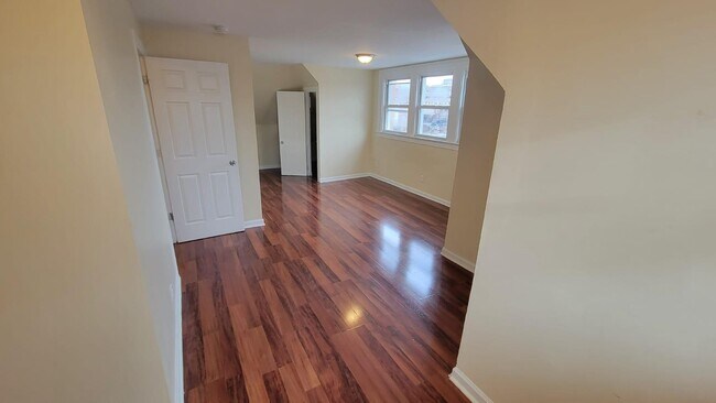 Building Photo - 104 Sherman Ave