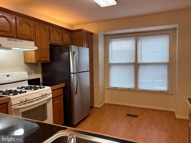 Building Photo - 5604 Gresham Ln