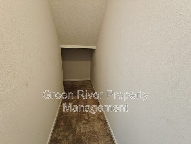 Building Photo - 5138 Sawmill Pt Wy