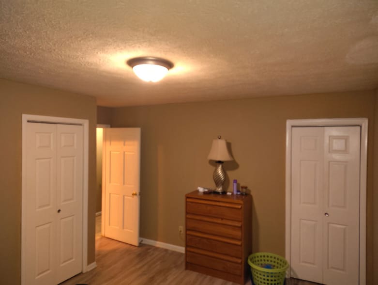 Building Photo - 3362-3362 Normandy Park Rd