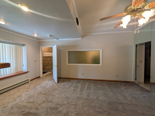 Building Photo - 1000 Fountain Terrace Dr