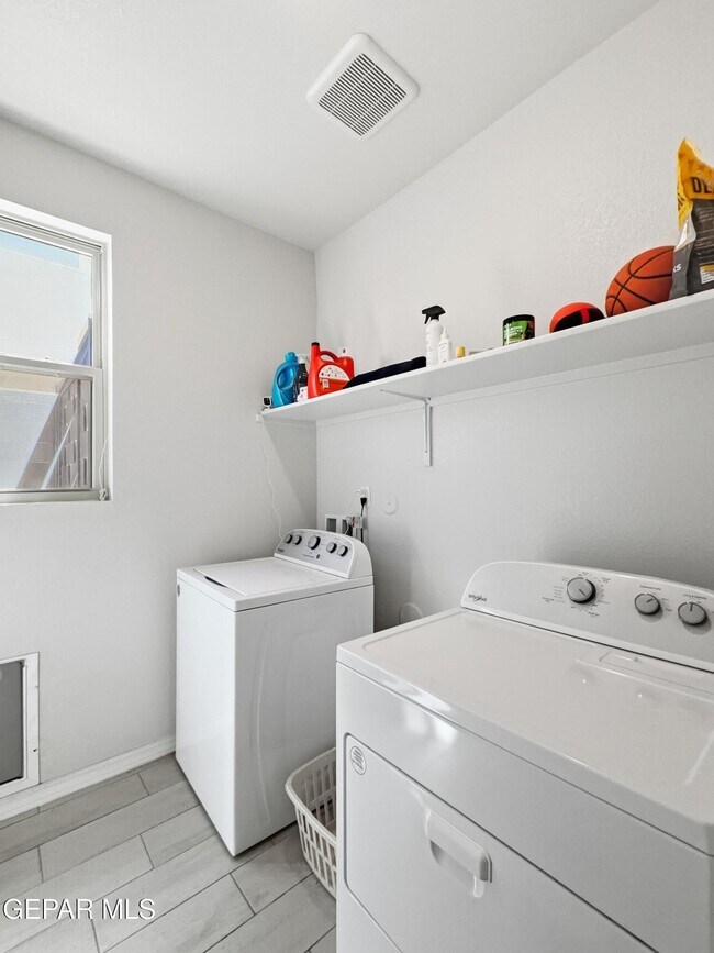 Building Photo - 1664 Sam Dominguez