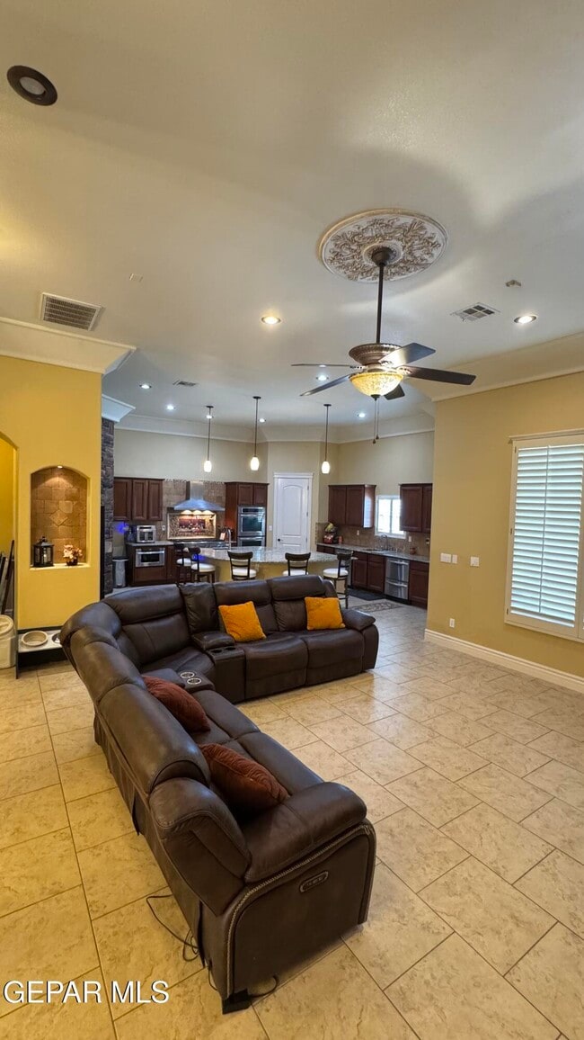 Building Photo - 7381 Black Mesa Dr