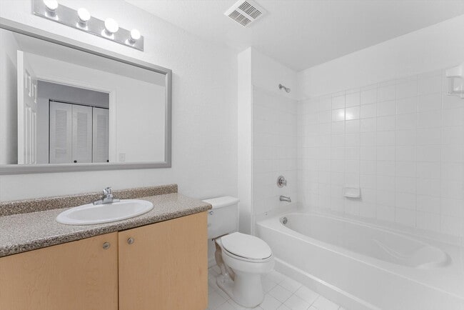 Building Photo - 310 Crestwood Cir