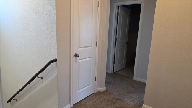 Building Photo - 209 Winding Hollow Ln