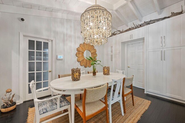 Building Photo - 302 NW 16th St