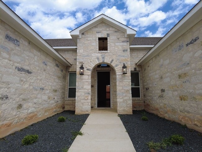 Building Photo - 112 Madrona Ln