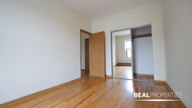 Building Photo - 1 bedroom in CHICAGO IL 60657