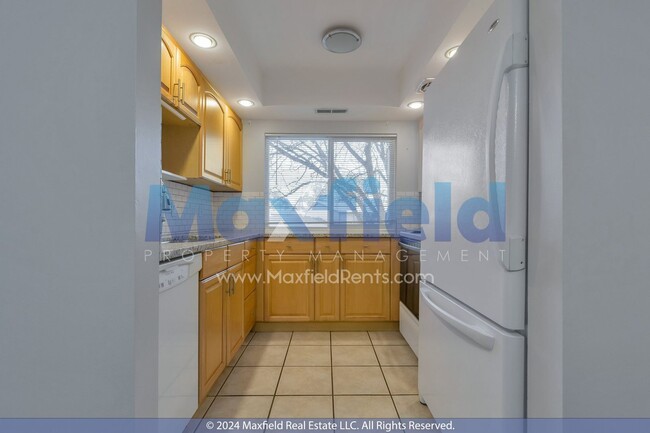 Building Photo - Gated Murray Community - 2 BD 2 BA