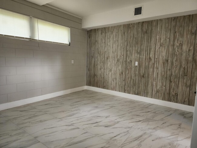 Building Photo - 4910 Ralls Dr