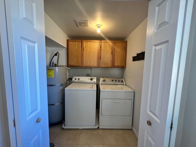Building Photo - Charming Home near Downtown Ellensburg!