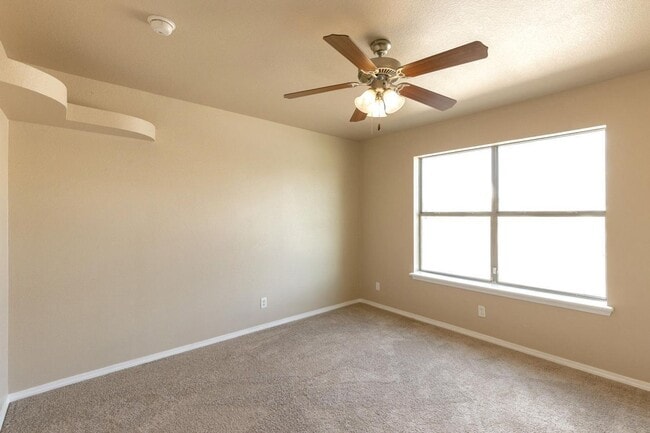 Building Photo - East El Paso 3 bed Refrig A/C next to Park!