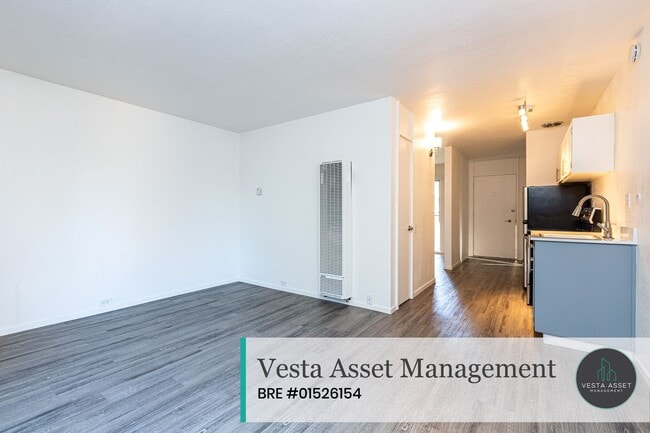 Building Photo - 225 Clifton St