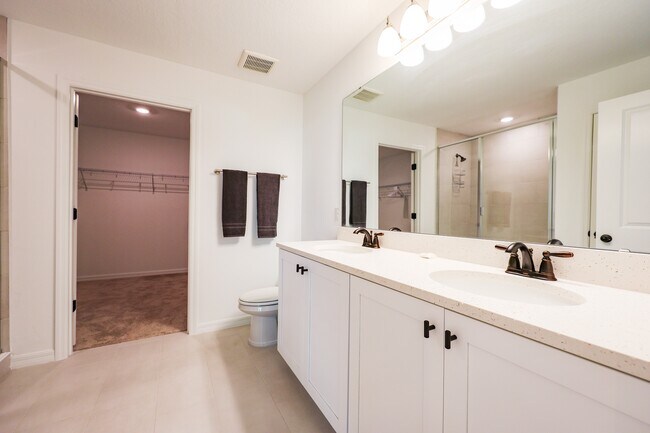 Building Photo - 2318 Lancashire St