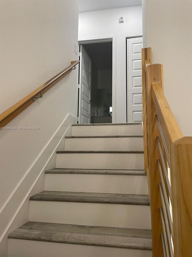 Building Photo - 10445 NW 81st Terrace