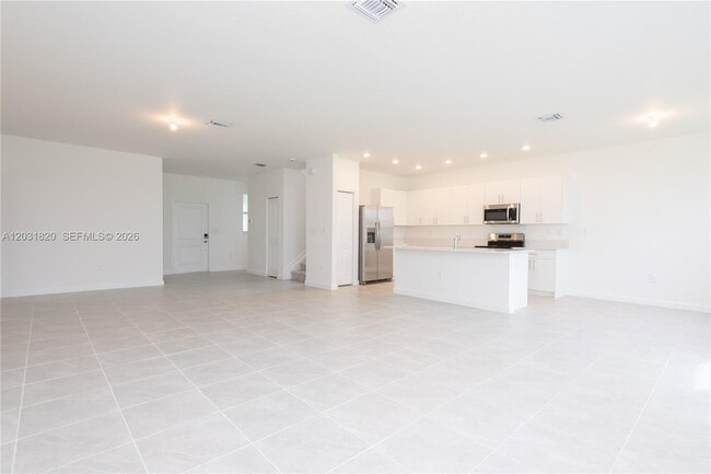 Building Photo - 2636 SE 8 CT