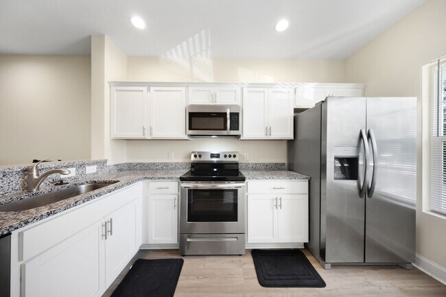 Building Photo - Move-In Ready 2BR Townhome in Beaufort – Don’t Miss This!