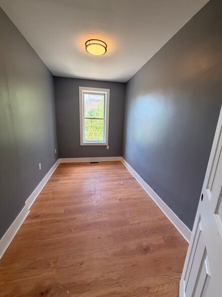 Building Photo - 1711 2nd St NE