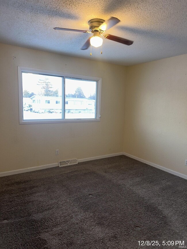 Building Photo - 2026 Shaw Ave