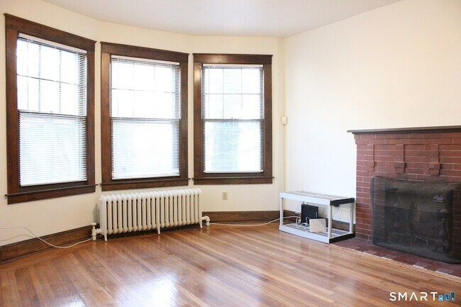 Building Photo - 16 Woodland St