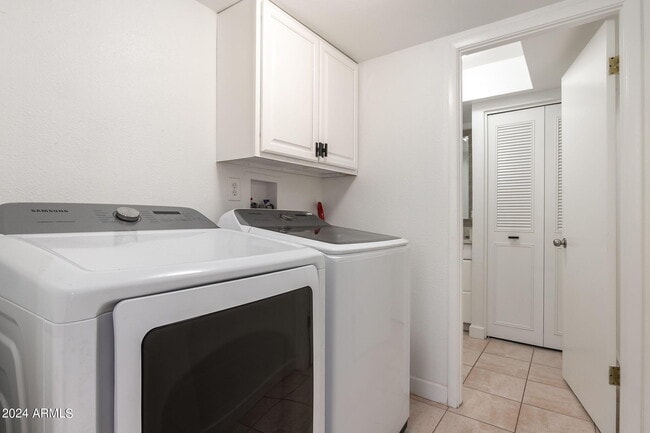 Building Photo - 4004 N Granite Reef Rd